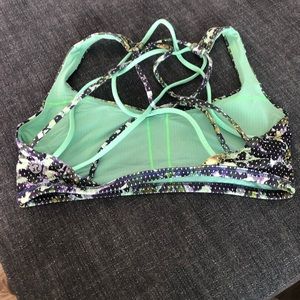 Lululemon sports bra